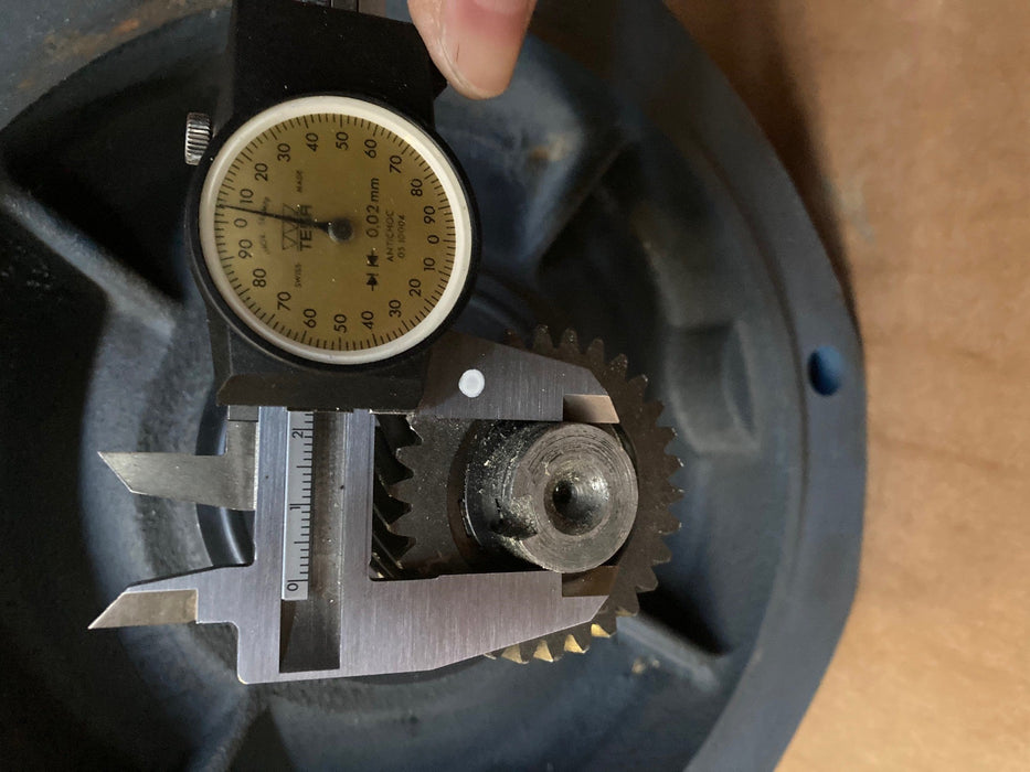 Motor 5,5kW mit Ritzel S34Z1 Produktabbildung mit Umfang